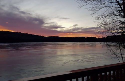 Casco House | Serene Lakefront Lodge with Private Beach, BBQ Grill, Dock and Game Room