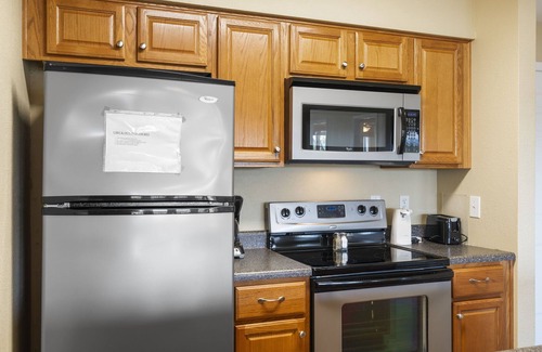 Indian Point Condo | Serene Lakeside Living: Rock Lane 2 BR Condo near Silver Dollar City