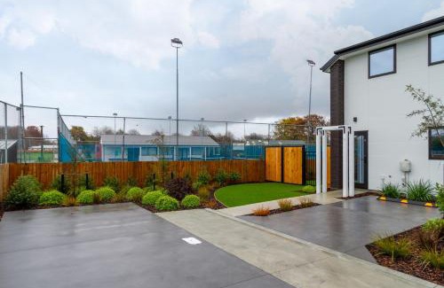 Christchurch Apartment | Serene Living 2 bed with Carpark