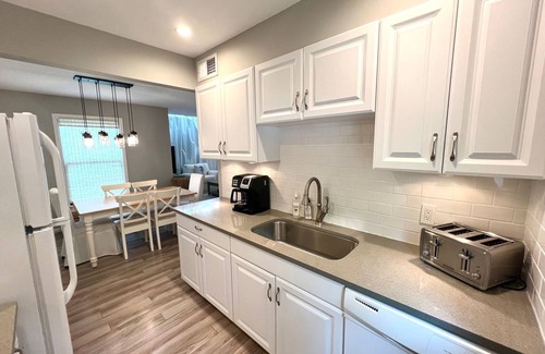 Seabrook Island Villa | Serene Modern Top Floor Villa Under the Ancient Oaks