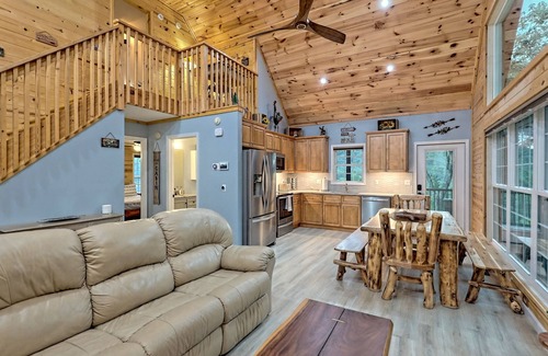 Helen Cabin | Serene Mountain Views | Hot Tub | Sauna | Game room