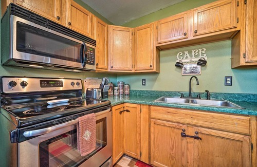 Nashoba Cabin | Serene Nashoba Cabin w/Charcoal & Gas Grills