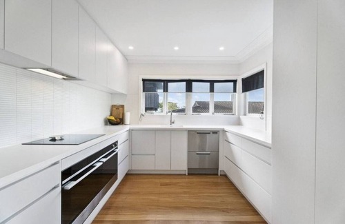 Castor Bay House | Serene Oasis on Seaview