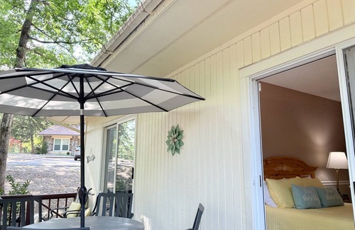 Hot Springs Village House | Serene Partial Lakeview Kayaks access to golf, lakes, hiking and more.