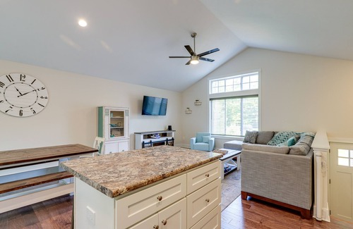 Pentwater House | Serene Pentwater Getaway w/Yard Near Lakes