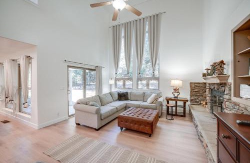 Pine Mountain Club House | Serene Pine Mountain Club Home with Pool Access!