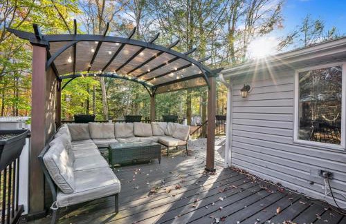 Albrightsville House | Serene Pocono Escape Hot Tub Lake Access