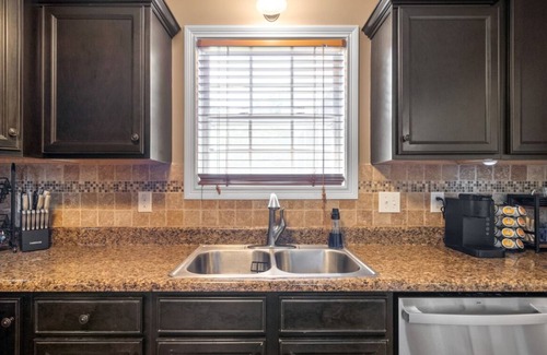 Clarksville House | Serene Retreat Near Fort Campbell and Casino - Family and Pet Friendly