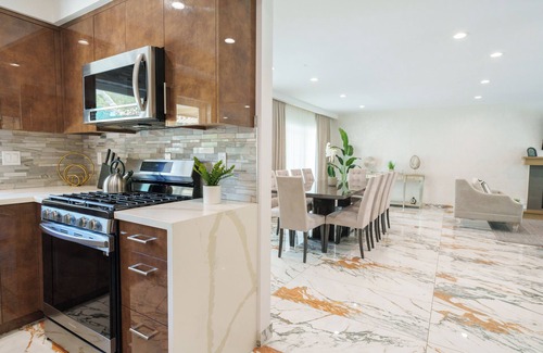 Porter Ranch House | Serene Retreat: Pool, Luxury Living & Al Fresco