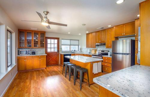 Kaweah House | Serene Riverfront Home - 150 yds from the River