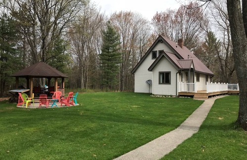 Lake City House | Serene Riverfront Retreat
