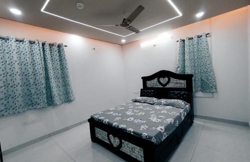Serilingampally House | Serene Sanctuary