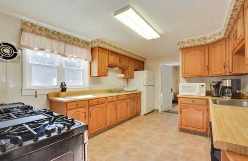 Saxton House | Serene Saxton Lodge: 7 Mi to Lake Raystown!