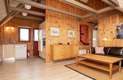 Hvide Sande House | Serene Seaside Retreat in Haurvig-By Traum