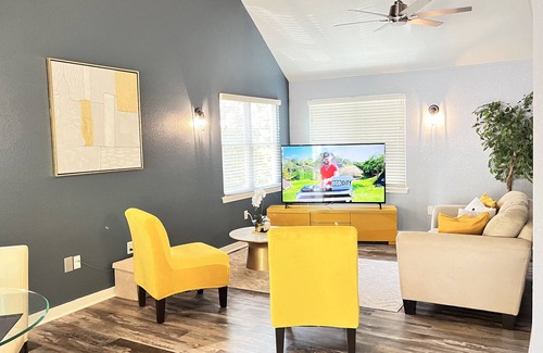 Downtown Little Rock Apartment | Serene SOMA District (Downtown) Carriage house (Garage Parking)