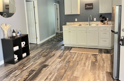 Downtown Little Rock Apartment | Serene SOMA District (Downtown) Carriage house (Garage Parking)
