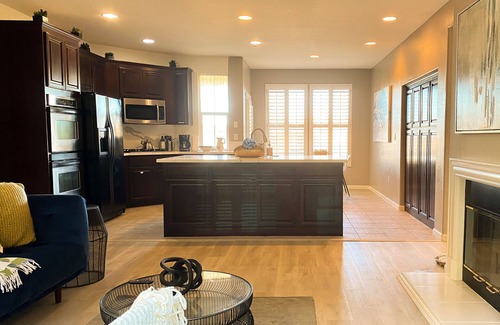 Bayshore Heights House | SERENE 🌸 SPACIOUS ✨ NICE HOME ON A HILL🌉 NEAR SF 🛏️ 5 BED 🚿 3.5 BATH