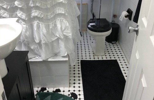 Concourse Apartment | Serene, Spacious Room in NYC for Traveling Nurses only