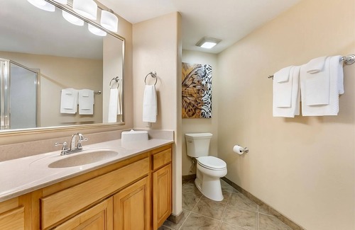 Oak Creek Hotel | Serene Suite w/Views | Enjoy Sunset at Fireplace | Near Sedona's Red Rocks