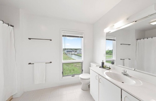 West Ocean City House | Serene Sunrise & Shimmering Skyline. 5 Star Hosts