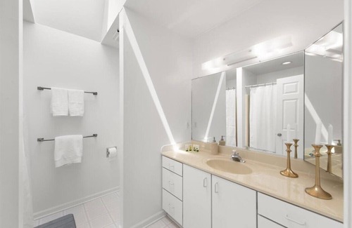 West Ocean City House | Serene Sunrise & Shimmering Skyline. 5 Star Hosts