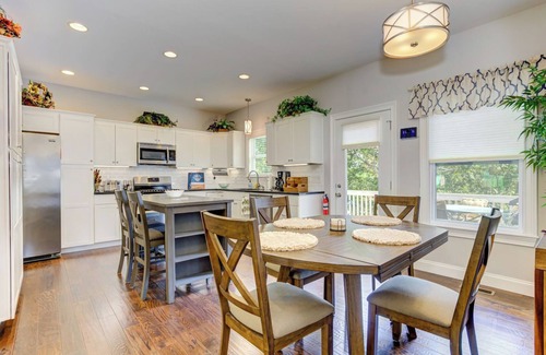 Jasper House | Serene Surroundings, Movie Nights, Cookouts & Fireside Sips Near Downtown Fun - The Winchester House