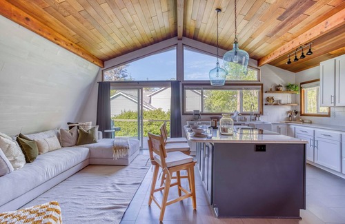 Arch Cape House | Serene, Updated Home Half-Block to Arch Cape Beach has Furnished Deck, Hot Tub!