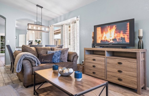 Dove Mountain House | Serene Vacation Home - Trails, Golf & Dining!