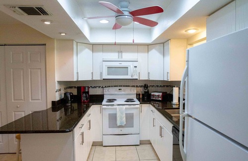 Sarasota House | Serene vacation villa just 7 minute drive from Siesta Key
