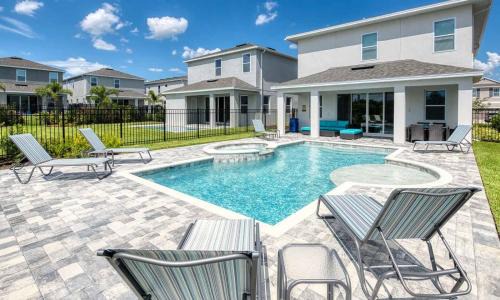 Bay Lake House | Serene Vibrant 4 Bdrm Villa with Games Room at Encore