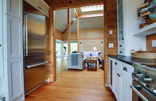 Gills Rock Cabin | Serene Washington Island Getaway w/Private Beach!
