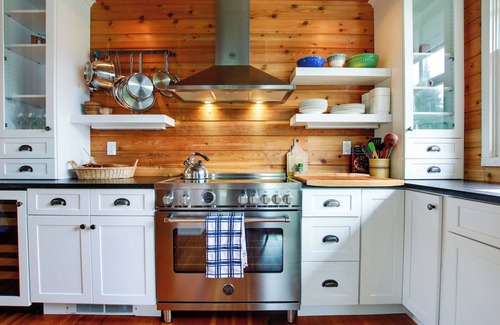 Gills Rock Cabin | Serene Washington Island Getaway w/Private Beach!