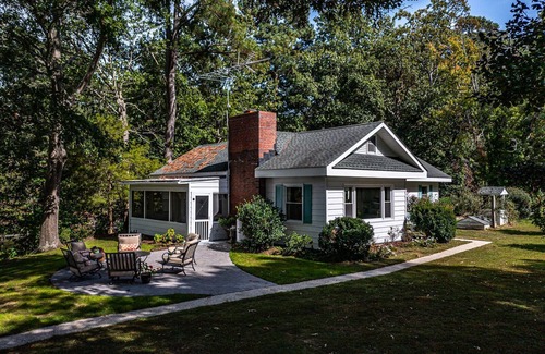 Reedville House | Serene waterfront getaway, fire pit, patio w/grill, nature, dog friendly