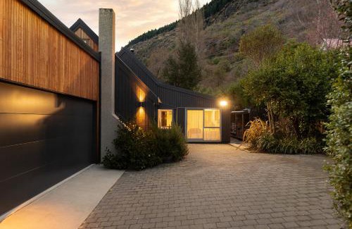 Sunshine Bay House | Serenity, 5 mins from Queenstown