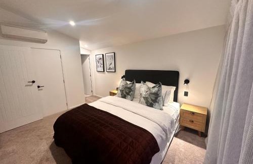 Sunshine Bay House | Serenity, 5 mins from Queenstown