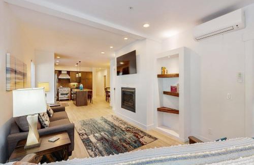 Gold Beach Apartment | Serenity at Deerhaven #B
