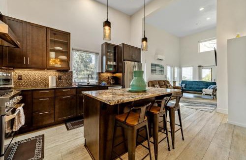 Gold Beach Apartment | Serenity at Deerhaven #C