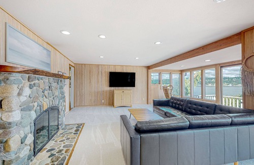 Burley House | Serenity Bay Retreat | Waterfront home in Gig Harbor with beach, dock & firepit