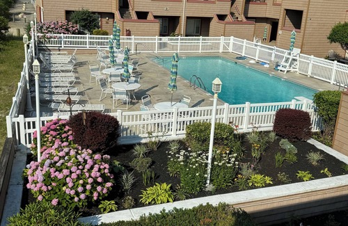 Southend House | *Serenity Beach Front*