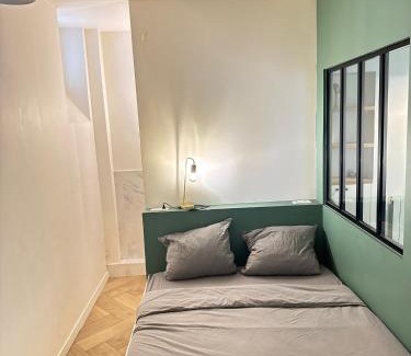 Thiais Apartment | serenity black