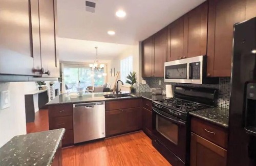Santa Ana Heights Condo | Serenity by South Coast Plaza
