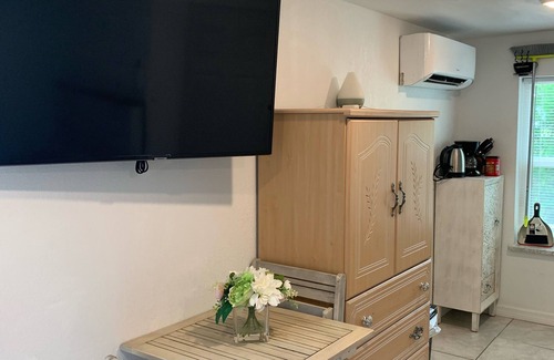 Edgewater Apartment | Serenity By The River beach 🏖️ gateway