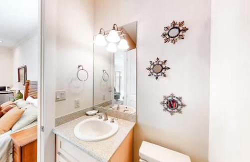 Crescent Beach House | Serenity by the Sea! 4BR Retreat, Sleeps 12, Walk to Beach