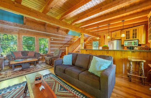 Old Fort Cabin | Serenity Cabin | Pet friendly, Hot Tub & Private Dock on Lake George