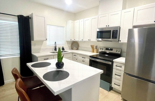 Bakersfield Apartment | Serenity Casita perfectly equipped for traveling professionals in Bakersfield!