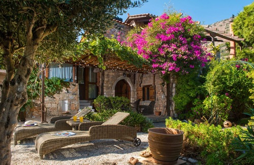 Elounda Villa | Serenity Estate - 2 bedroom villa walking distance to the beach