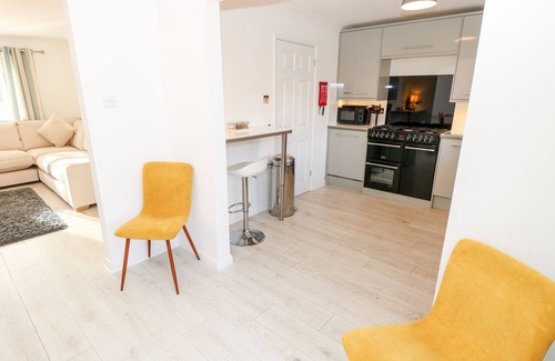 Freshwater Cottage | SERENITY, family friendly, country holiday cottage in Freshwater