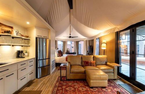Mid America Other | Serenity for Friends: Luxe Tented Cabin and Hot Tub Delight in Hot Springs, AR