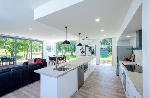 Halls Gap House | Serenity HG4: Brand New Town House with absolute NP frontage and superb views