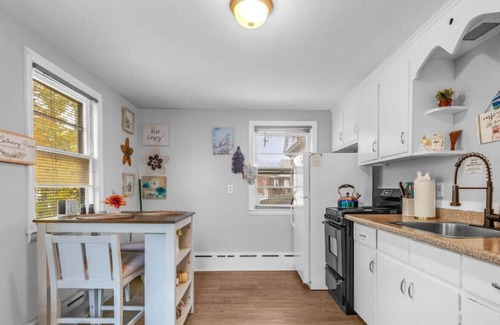 Hartford Apartment | Serenity in Hartford - Perfect for Hospital Visits - Free Parking + Wifi